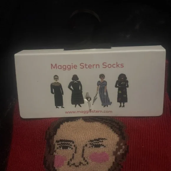 💜NEW❤️ Collectible Maggie Stern Socks ⛵️GRETA⚓️ - Picture 4 of 6